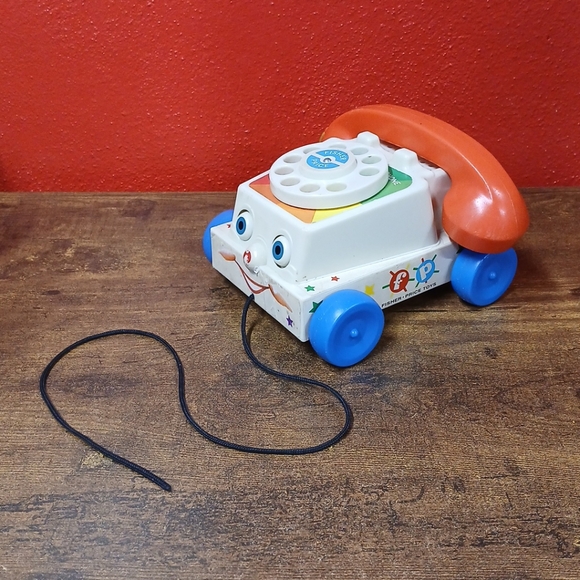 Fisher-Price CLASSIC RETRO CHATTER TELEPHONE 2009 Pull Along Toy Phone - Picture 3 of 6